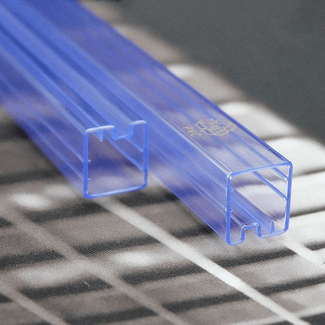 Tube en plastique adapté aux besoins du client par masse d'OEM d'usine pour des composants électroniques